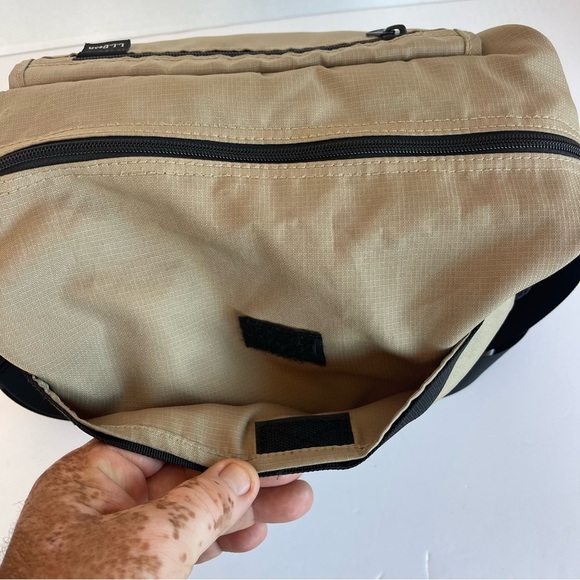 L.L. Bean Black and Tan Women  Messenger Bag - Picture 8 of 15